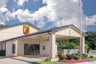 Super 8 by Wyndham Clarksville AR - Clarksville - 0
