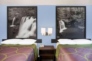 Super 8 by Wyndham Jonesboro - 1