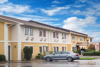 Super 8 by Wyndham Jonesboro - Jonesboro - 9