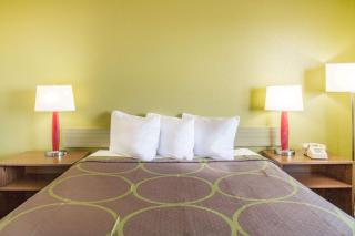 Super 8 by Wyndham Kingman - Kingman - 3