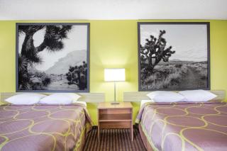 Super 8 by Wyndham Kingman - Kingman - 2