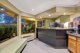 Super 8 by Wyndham Santa Cruz Beach Boardwalk - Santa Cruz - 8