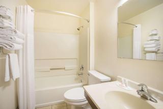 Super 8 by Wyndham Harlingen TX - Harlingen - 2