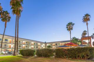 Super 8 by Wyndham Bakersfield/Central - Bakersfield - 9