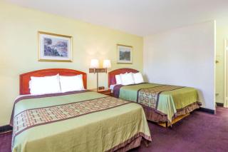 Super 8 by Wyndham Bakersfield/Central - Bakersfield - 1