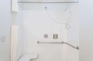 Upper Lake Inn & Suites - Upper Lake - 3