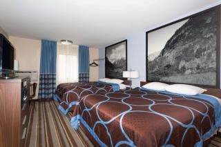 Super 8 by Wyndham Longmont/Twin Peaks - Longmont - 1