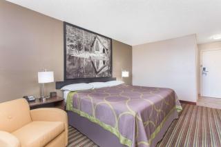 Super 8 by Wyndham Columbus Airport - Columbus - 3