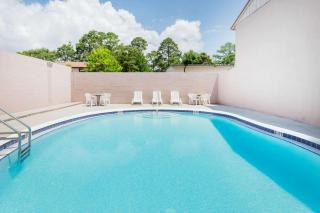 Super 8 by Wyndham Ft Walton Beach - Fort Walton Beach - 8