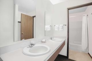 FairBridge Inn & Suites Moscow - Pullman - 5