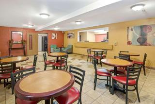 Super 8 by Wyndham Albuquerque West/Coors Blvd - 5