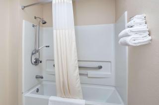 Super 8 by Wyndham Greenville - Greenville - 6