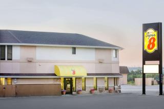 Super 8 by Wyndham Casper West by the River - Casper - 7