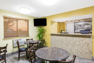 Super 8 by Wyndham Nampa - Nampa - 8