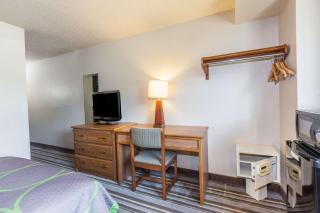 Super 8 by Wyndham Dunbar/Charleston Area - Charleston - 4