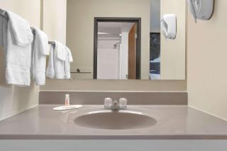 Super 8 by Wyndham Evansville East - Evansville - 6