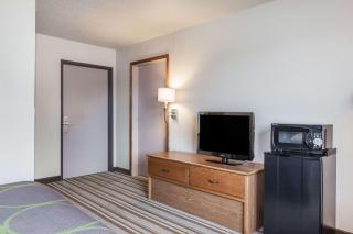 Super 8 by Wyndham Dunbar/Charleston Area - Charleston - 2