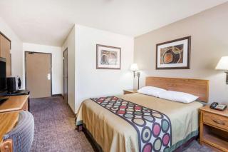 Super 8 by Wyndham Lewisburg - Lewisburg - 2