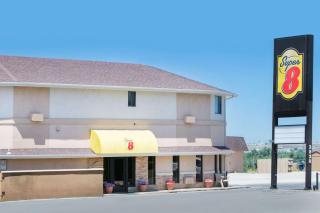 Super 8 by Wyndham Casper West by the River - Casper - 8