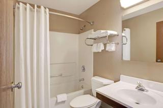Super 8 by Wyndham Nashville/ Dntn/ Opryland Area - Nashville - 4
