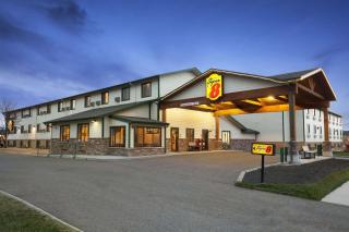 Super 8 by Wyndham Bozeman - Bozeman - 0