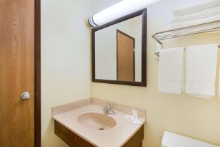 Super 8 by Wyndham Ripley - Ripley - 3