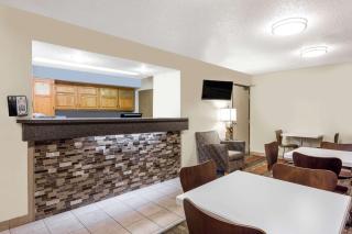 Super 8 by Wyndham Lewisburg - Lewisburg - 7