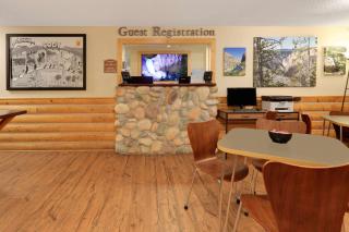 Super 8 by Wyndham Cody - Cody - 8