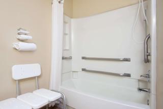 Super 8 by Wyndham Portales - Portales - 3