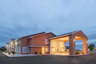 Super 8 by Wyndham Portales - Portales - 9