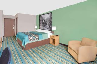 Super 8 by Wyndham Beaver Dam - Beaver Dam - 6