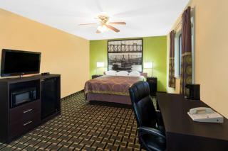 Super 8 by Wyndham Marietta - Marietta - 1