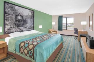 Super 8 by Wyndham Beaver Dam - Beaver Dam - 4