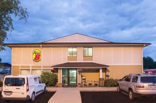 Super 8 by Wyndham Beaver Dam - Beaver Dam - 9