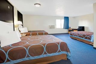 Super 8 by Wyndham Las Cruces University Area - Las Cruces - 1