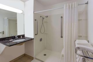 Super 8 by Wyndham Janesville - Janesville - 3