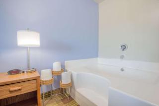 Super 8 by Wyndham Toledo - Toledo - 6