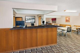 Super 8 by Wyndham Muscatine - Muscatine - 7
