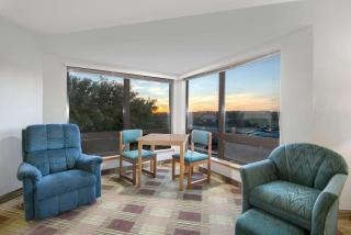 Super 8 by Wyndham Toledo - Toledo - 2