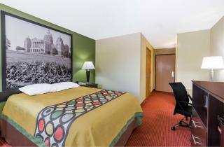 Super 8 by Wyndham Grinnell IA - Grinnell - 2