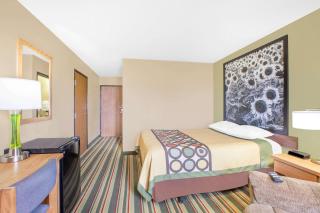 Super 8 by Wyndham Mt Pleasant - Mount Pleasant - 4