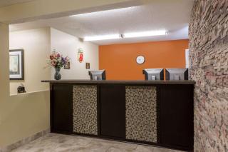 Super 8 by Wyndham Grinnell IA - Grinnell - 8