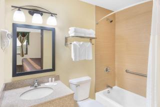 Super 8 by Wyndham Webster City IA - Webster City - 1
