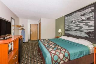 Super 8 by Wyndham Osceola IA - Osceola - 1