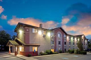 Super 8 by Wyndham Lexington Park/California Area - California - 9