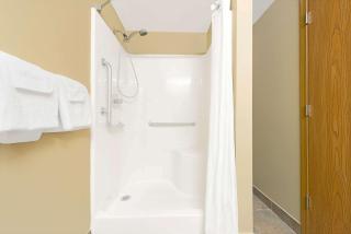 Super 8 by Wyndham St. Clair MO - Saint Clair - 7