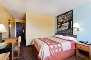 Super 8 by Wyndham Lexington Park/California Area - California - 3