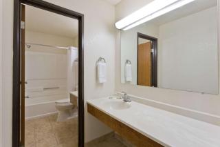 Super 8 by Wyndham Lexington Park/California Area - California - 1