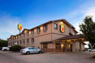 Super 8 by Wyndham Macon - 0