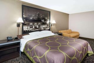 Super 8 by Wyndham Warrensburg - 5